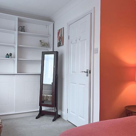 Jekyll'S On Hyde - Spacious Town House - Central Winchester - Free Parking, Sleeps 5 - By Xplus Stays Ngoại thất bức ảnh
