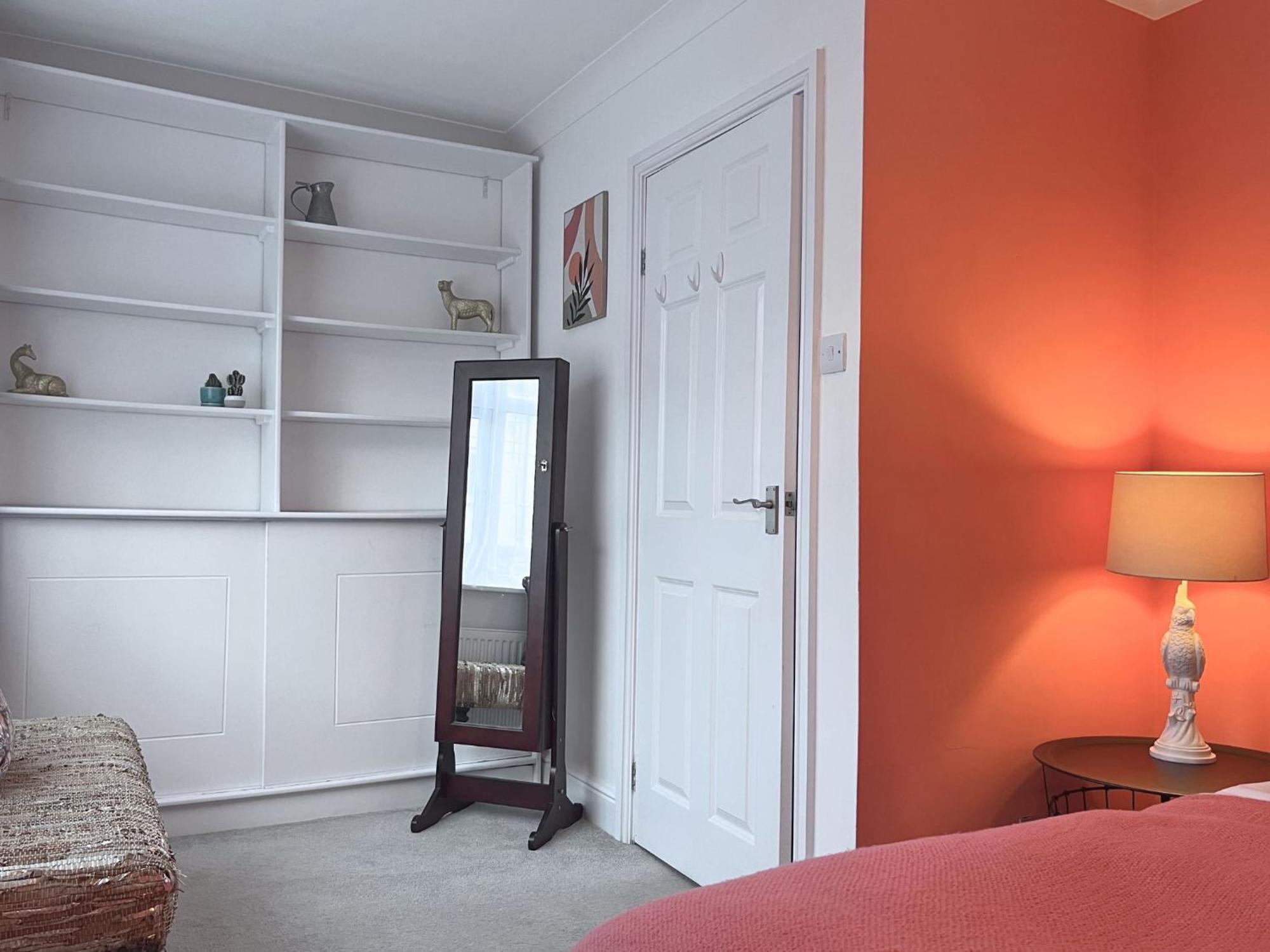 Jekyll'S On Hyde - Spacious Town House - Central Winchester - Free Parking, Sleeps 5 - By Xplus Stays Ngoại thất bức ảnh