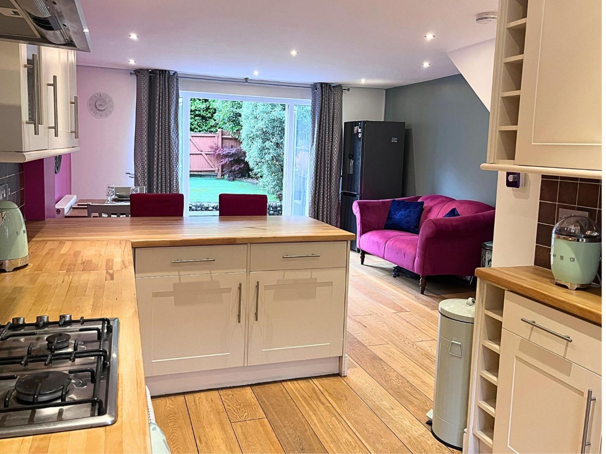Jekyll'S On Hyde - Spacious Town House - Central Winchester - Free Parking, Sleeps 5 - By Xplus Stays Ngoại thất bức ảnh