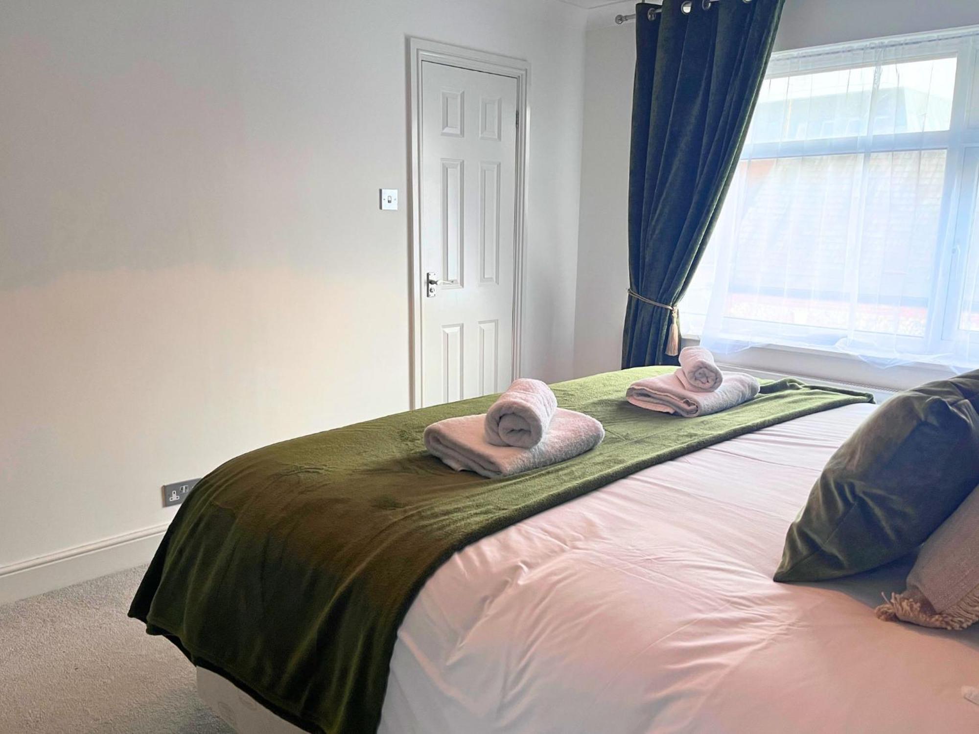 Jekyll'S On Hyde - Spacious Town House - Central Winchester - Free Parking, Sleeps 5 - By Xplus Stays Ngoại thất bức ảnh