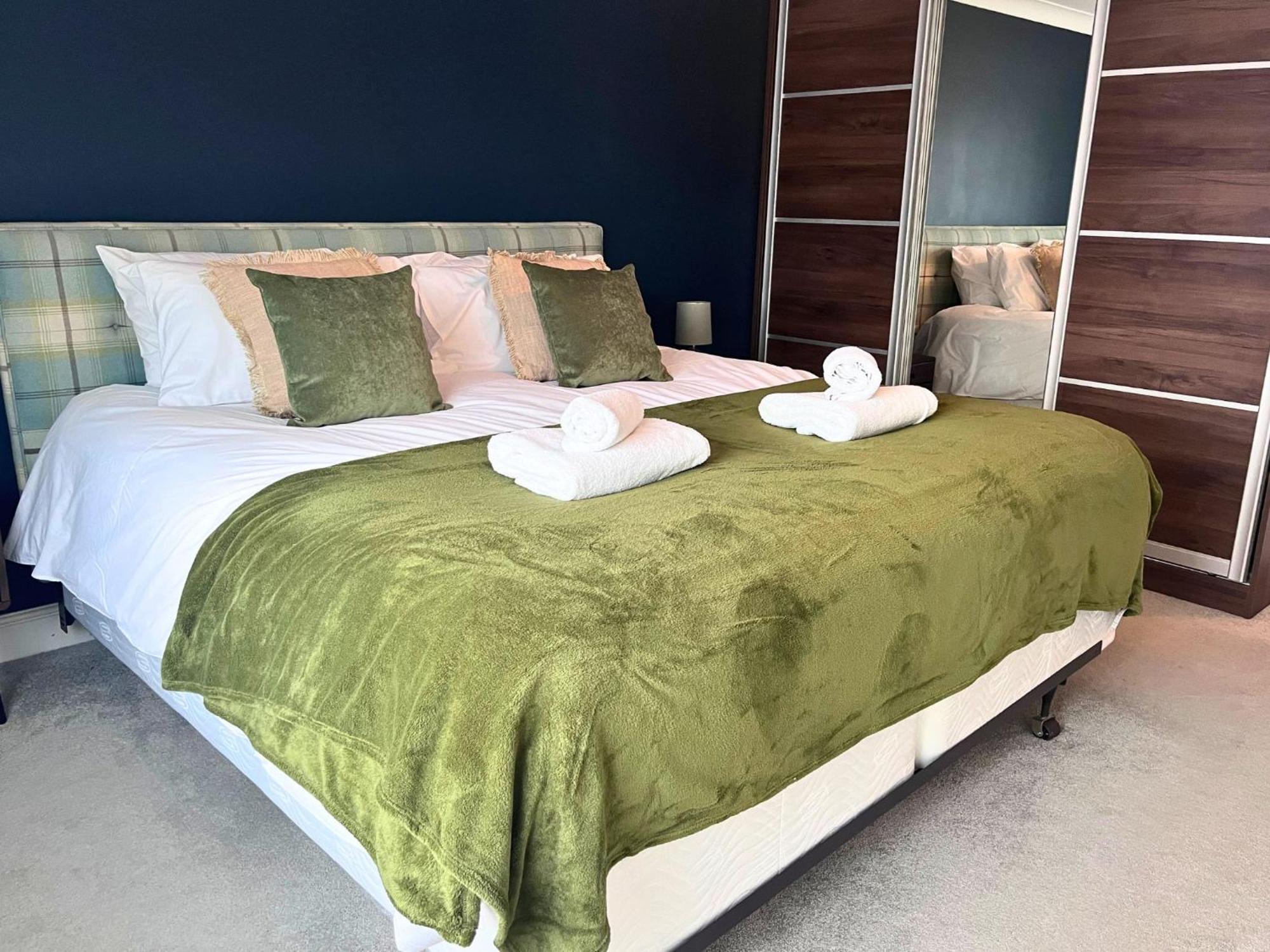 Jekyll'S On Hyde - Spacious Town House - Central Winchester - Free Parking, Sleeps 5 - By Xplus Stays Ngoại thất bức ảnh