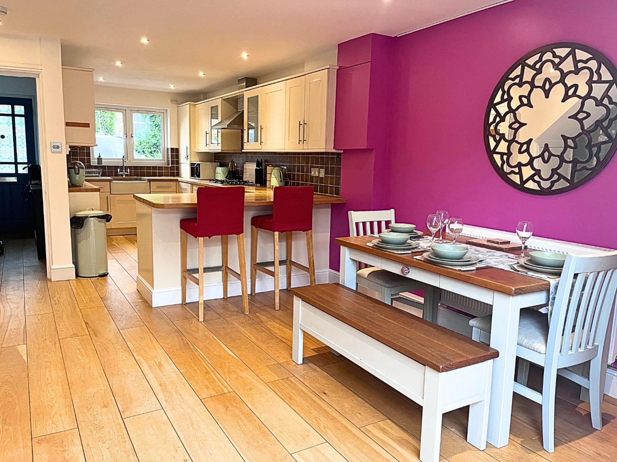 Jekyll'S On Hyde - Spacious Town House - Central Winchester - Free Parking, Sleeps 5 - By Xplus Stays Ngoại thất bức ảnh